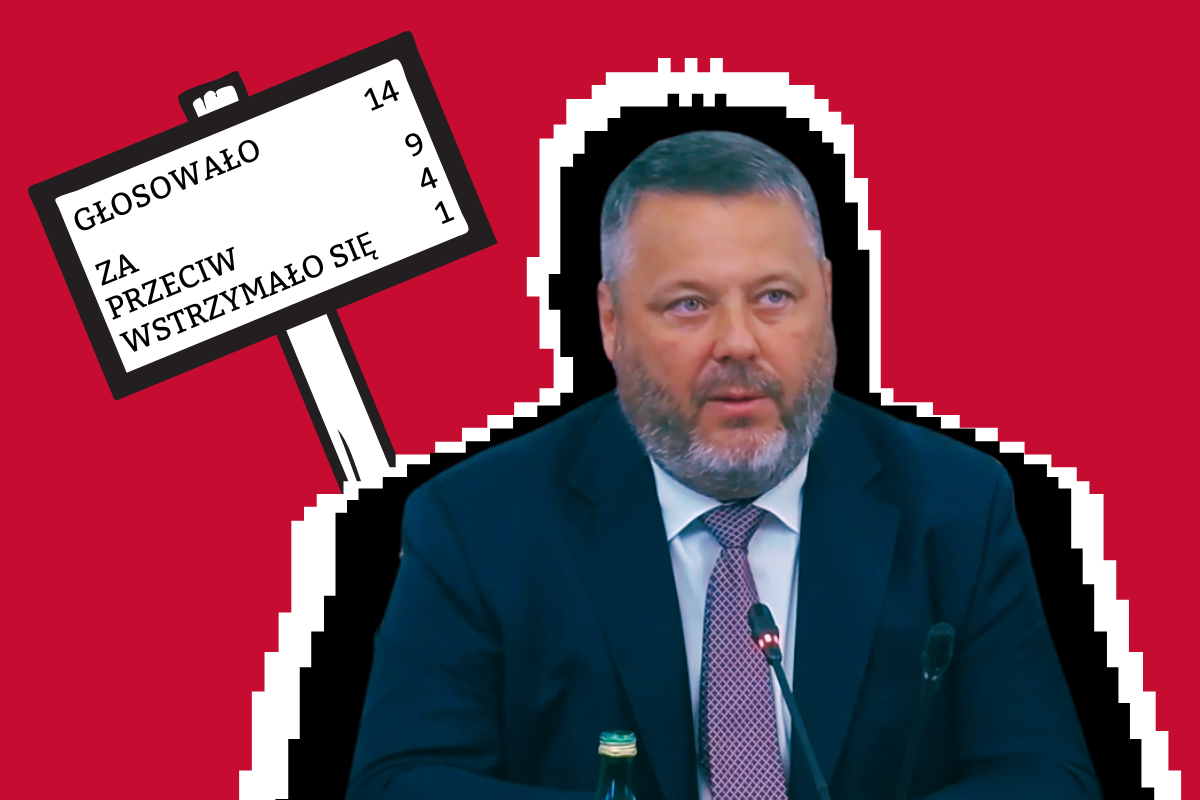 Kolaż zdjęcia Prezesa UKE Przemysława Kuny z tablicą z wynikiem głosowania (głosowało 14, za 9, przeciw 4, wstrzymało się 1)
